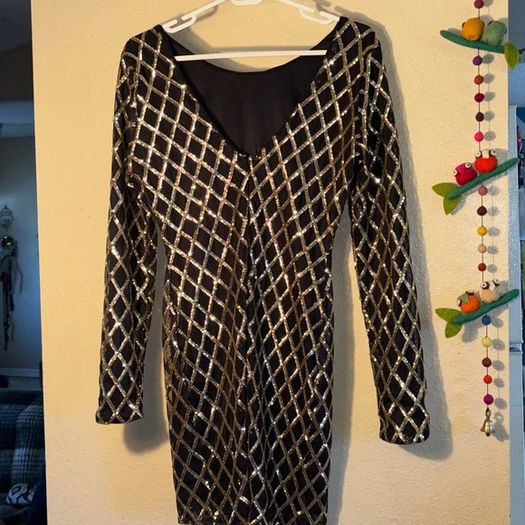 NWOT Forever 21 Long Sleeve Black Gold Diamond Pattern Sequence Mini Body - Picture 5 of 9